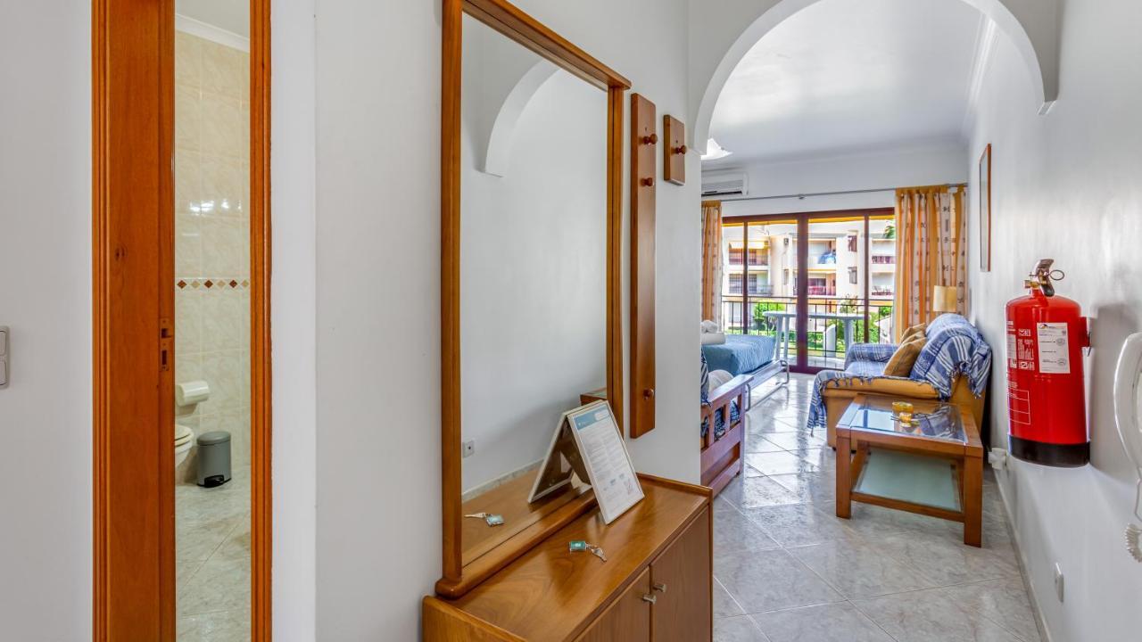 Serene Apartment W/ Balcony And Pool By Lovelystay Quarteira Exterior foto