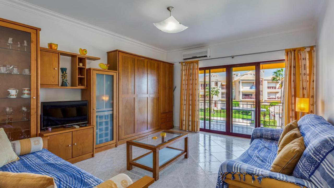 Serene Apartment W/ Balcony And Pool By Lovelystay Quarteira Exterior foto